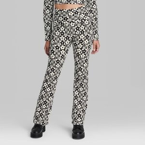 Women's Fold-Over Waistband Flare Yoga Pants - Wild Fable Size XXL